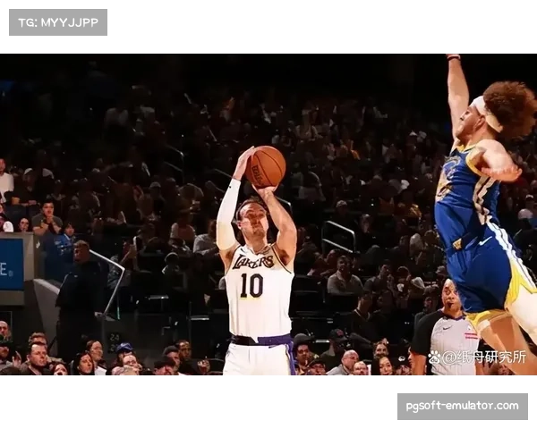 肯纳德投篮选择优化明显 湖人进攻空间因他存在得到改善